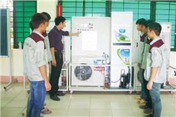 NGÔI TRƯỜNG TRÊN 50 NĂM ĐẢM BẢO VIỆC LÀM CHO SINH VIÊN